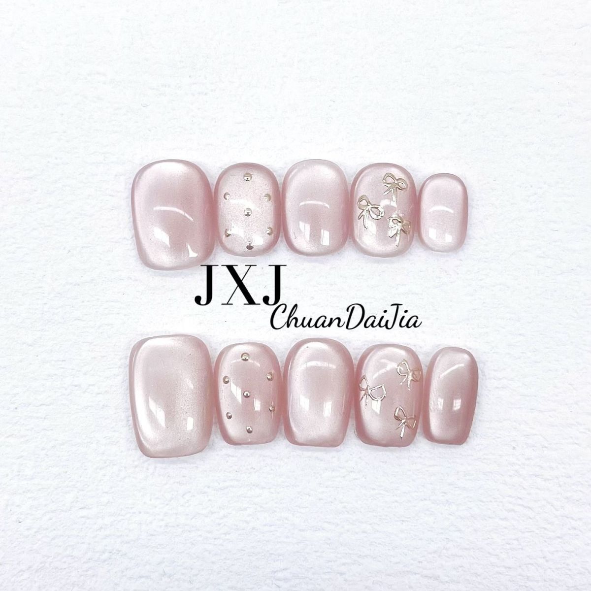 CATS EYE NAIL