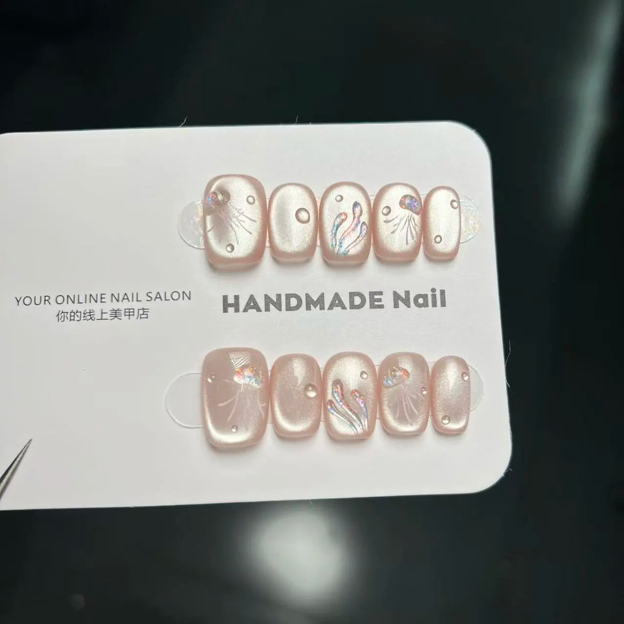 Handmande pearlscent press in Nail