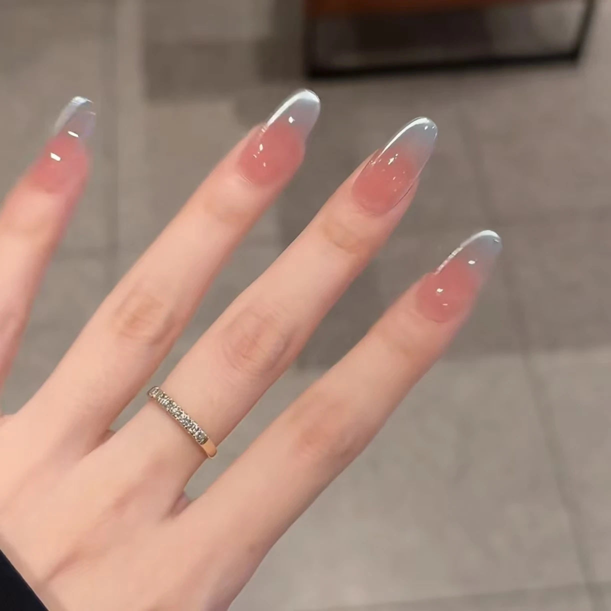 ice -cold cats eye nail
